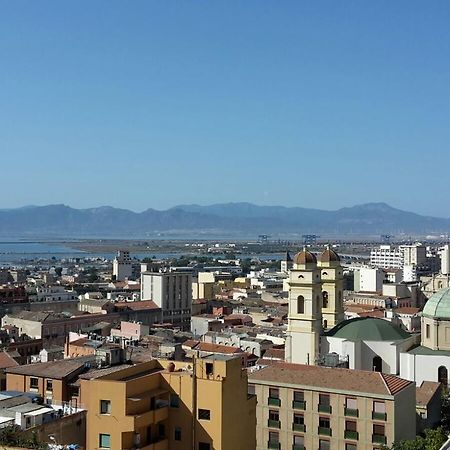 Al Castello Appartement Cagliari Buitenkant foto