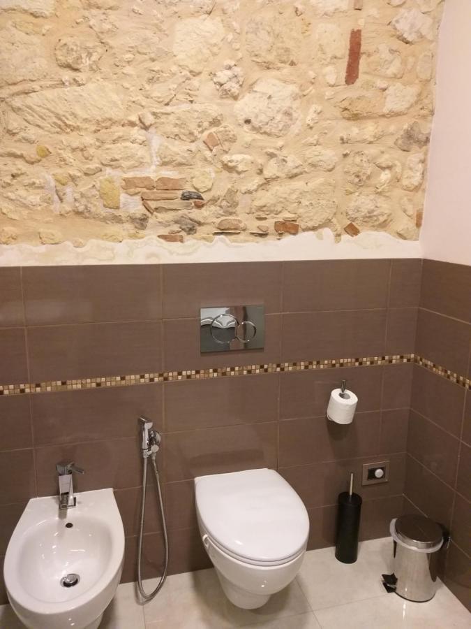 Al Castello Appartement Cagliari Buitenkant foto