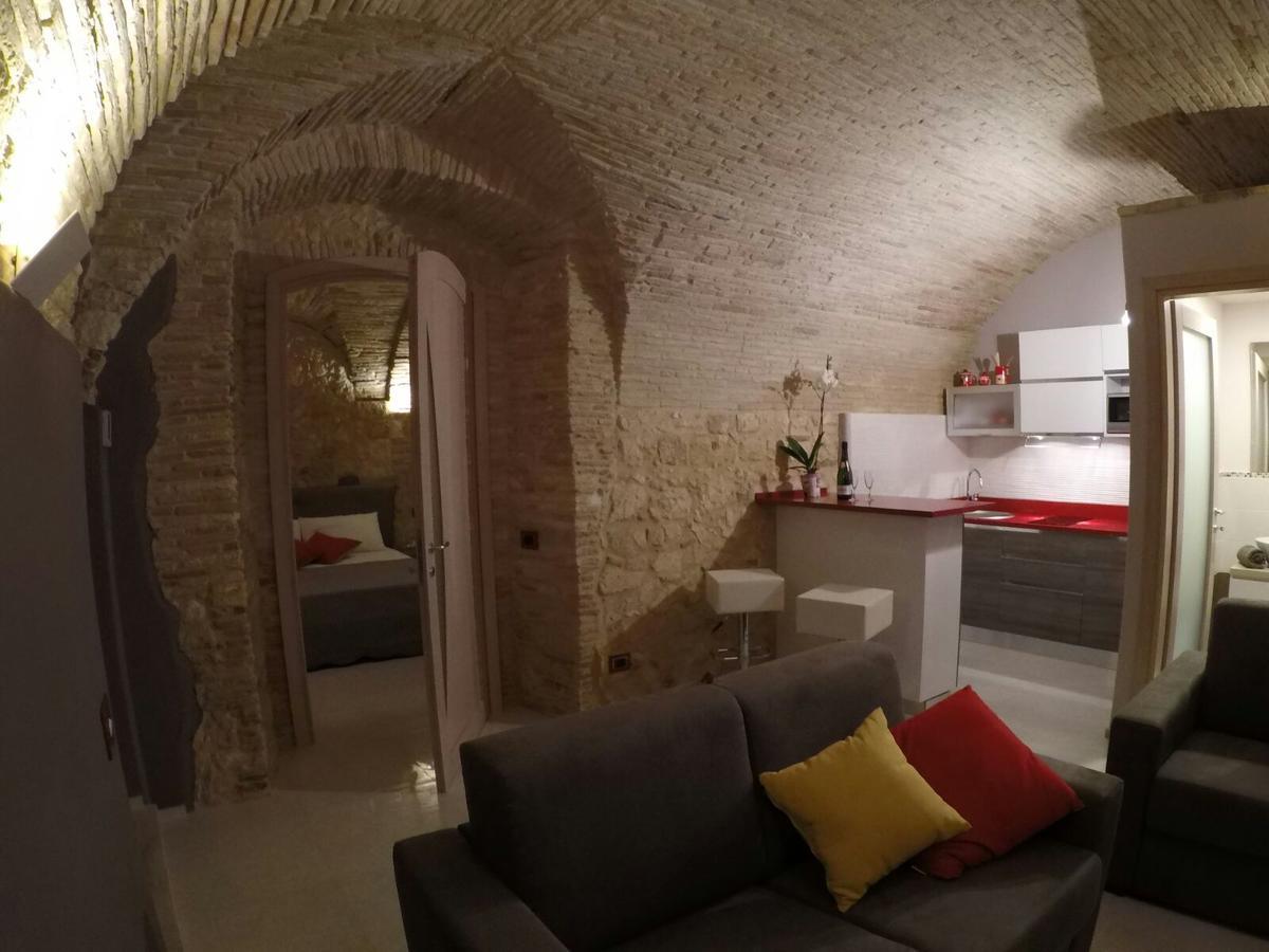 Al Castello Appartement Cagliari Buitenkant foto